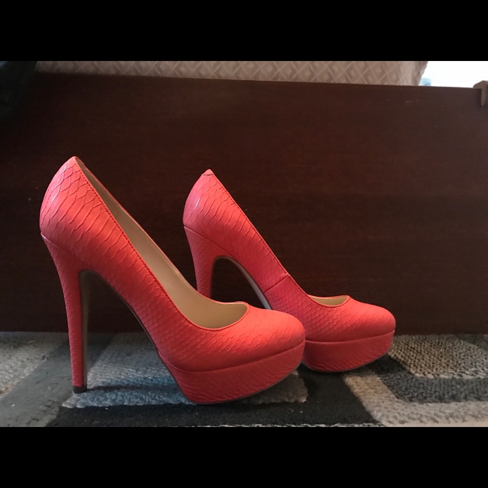 Heels size 6 1/2 -7